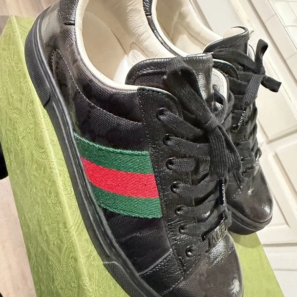Gucci Black Sneakers with Red and Green Stripes - Picture 3 of 5